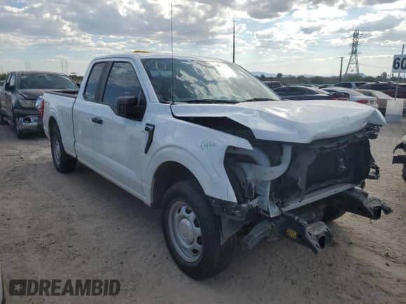 2021 Ford F-150 XL with VIN 1FTEX1CB4MFA09405, listed as a Copart auction lot 72208594 with 52,248 mi miles and Salvage title. Bid and sale history available at DreamBid. Image 4.