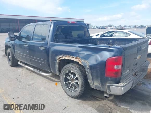 2008 Chevrolet Silverado 1500 LTZ with VIN 3GCEK13348G273770, listed as a IAAI auction lot 43038474 with 221,805 mi miles and . Bid and sale history available at DreamBid. Image 3.