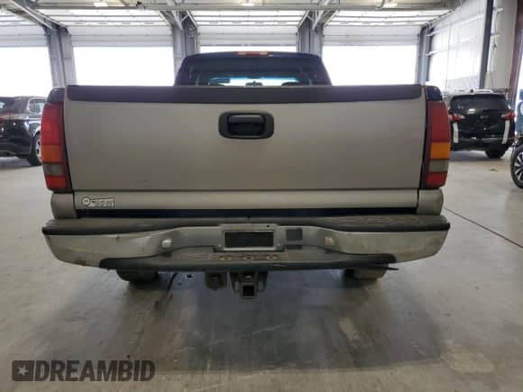 2000 Chevrolet Silverado 2500 LS с VIN 1GCGK29U8YE284888, выставлен на аукционе Copart как лот 84442465 с пробегом 277 485 миль миль и Списание • Salvage title. История ставок и продаж доступна на DreamBid. Изображение 6.