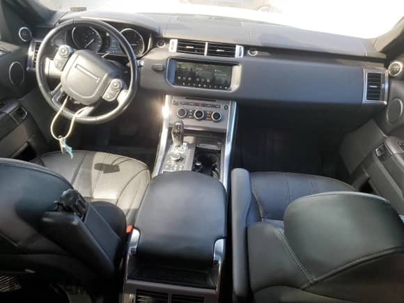 2017 Land Rover Range Rover Sport HSE z VIN SALWR2FK8HA152899, wystawiony jako Copart lot #71154715 z przebiegiem 157 579 mil mil oraz Szkoda całkowita • Salvage title. Historia ofert i sprzedaży dostępna na DreamBid. Obrazek 8.