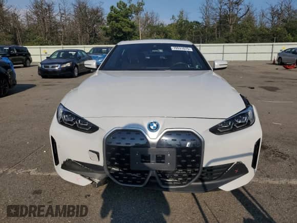 2022 BMW i4 eDrive40 with VIN WBY73AW07NFM84514, listed as a Copart auction lot 70531075 with 7,296 mi miles and Salvage title. Bid and sale history available at DreamBid. Image 5.