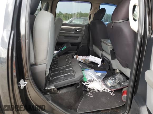 2017 Ram 1500 Big Horn z VIN 1C6RR6LT8HS582880, wystawiony jako Copart lot #57553305 z przebiegiem 113 749 mil mil oraz Szkoda całkowita • Salvage title. Historia ofert i sprzedaży dostępna na DreamBid. Obrazek 10.