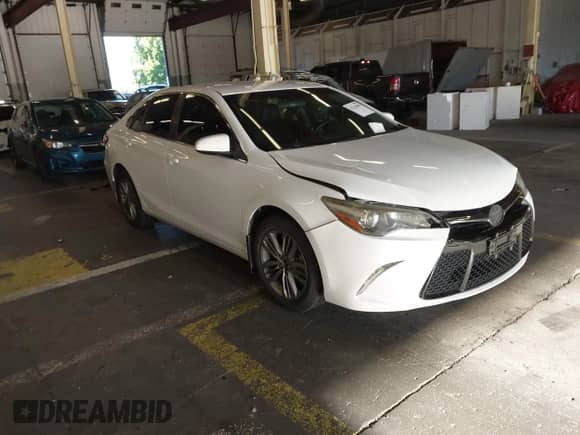 2015 Toyota Camry SE z VIN 4T1BF1FK5FU896718, wystawiony jako IAAI lot #43229803 z przebiegiem 125 366 mil mil oraz . Historia ofert i sprzedaży dostępna na DreamBid. Obrazek 1.