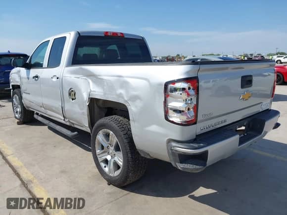 2017 Chevrolet Silverado 1500 Custom с VIN 1GCRCPEH6HZ367918, выставлен на аукционе IAAI как лот 42257373 с пробегом 117 010 миль миль и . История ставок и продаж доступна на DreamBid. Изображение 3.