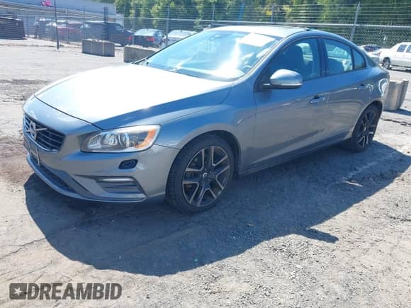 2017 Volvo S60 Dynamic с VIN YV126MFLXH2428457, выставлен на аукционе IAAI как лот 43109708 с пробегом 130 474 миль миль и . История ставок и продаж доступна на DreamBid. Изображение 19.