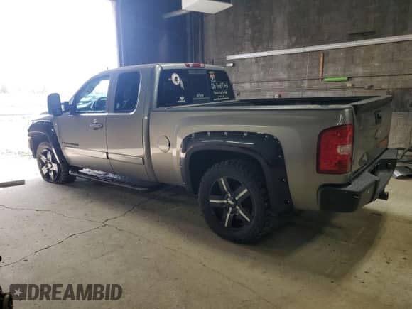 2007 Chevrolet Silverado 1500 LTZ with VIN 2GCEK19J571509307, listed as a Copart auction lot 50901465 with 130,473 mi miles and Salvage title. Bid and sale history available at DreamBid. Image 2.
