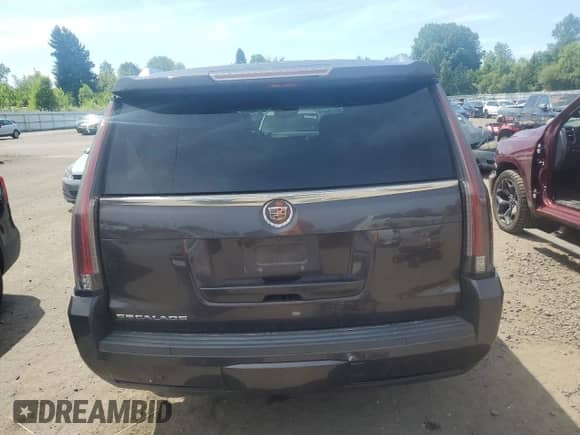 2015 Cadillac Escalade ESV Luxury с VIN 1GYS4HKJ1FR168990, выставлен на аукционе Copart как лот 59574865 с пробегом 164 840 миль миль и Списание • Salvage title. История ставок и продаж доступна на DreamBid. Изображение 6.