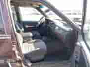 1996 Jeep Grand Cherokee Laredo z VIN 1J4GZ58S2TC262980, wystawiony jako IAAI lot #41949514 z przebiegiem 269 674 mil mil oraz . Historia ofert i sprzedaży dostępna na DreamBid. Obrazek 5.