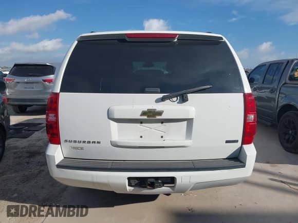 2011 Chevrolet Suburban LS с VIN 1GNSCHE00BR326829, выставлен на аукционе IAAI как лот 42761336 с пробегом 149 112 миль миль и . История ставок и продаж доступна на DreamBid. Изображение 16.