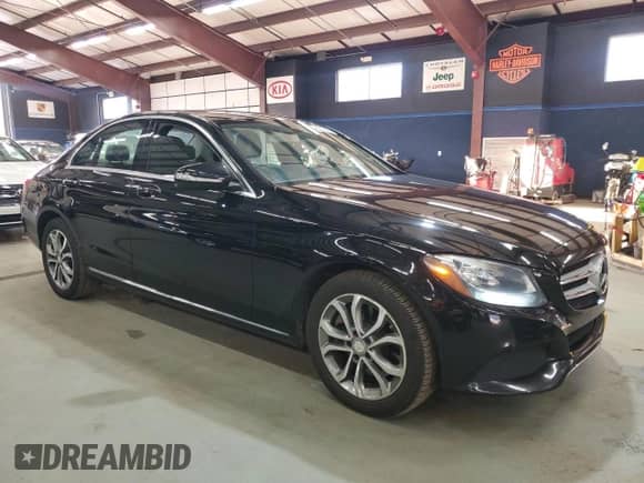 2015 Mercedes-Benz C 300 Luxury z VIN 55SWF4KBXFU022076, wystawiony jako Copart lot #89859425 z przebiegiem 213 704 mil mil oraz Czysty tytuł • Clean title. Historia ofert i sprzedaży dostępna na DreamBid. Obrazek 4.