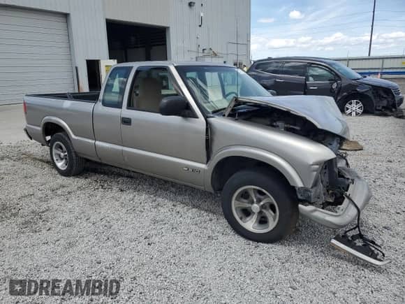 1998 Chevrolet S-10 LS with VIN 1GCCS1942WK250730, listed as a Copart auction lot 57307925 with 115,497 mi miles and Salvage title. Bid and sale history available at DreamBid. Image 4.