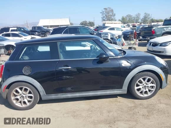 2014 MINI Hardtop with VIN WMWXM5C53ET934731, listed as a IAAI auction lot 43345367 with 48,628 mi miles and . Bid and sale history available at DreamBid. Image 13.