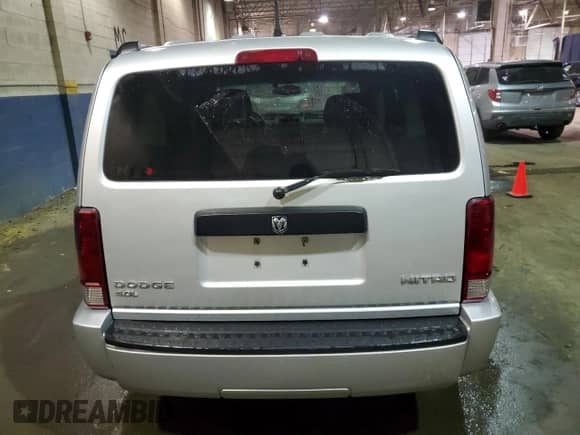 2011 Dodge Nitro Heat with VIN 1D4PU4GX1BW505559, listed as a Copart auction lot 43015305 with 180,948 mi miles and Clean title. Bid and sale history available at DreamBid. Image 6.