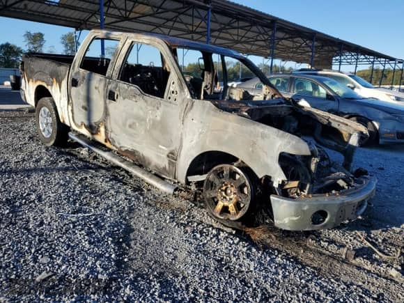 2013 Ford F-150 XL z VIN 1FTFW1ETXDFA01712, wystawiony jako Copart lot #87090905 z przebiegiem Nie podano mil oraz Nie do naprawy • Non repairable. Historia ofert i sprzedaży dostępna na DreamBid. Obrazek 4.