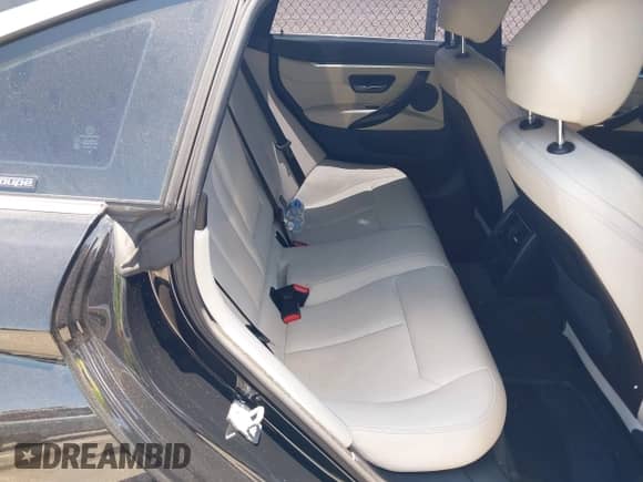 2019 BMW 4 Series 430i z VIN WBA4J1C51KBM13884, wystawiony jako IAAI lot #42243591 z przebiegiem 110 357 mil mil oraz . Historia ofert i sprzedaży dostępna na DreamBid. Obrazek 8.