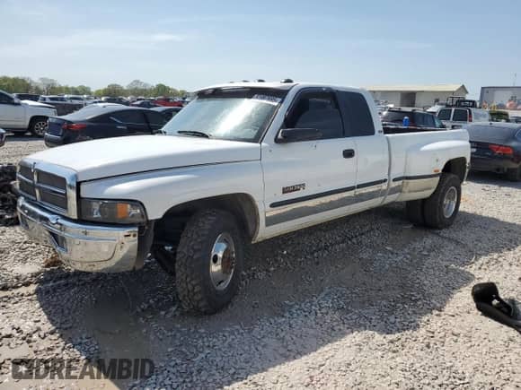 1998 Dodge 3500 с VIN 1B7MC3365WJ212146, выставлен на аукционе Copart как лот 51997695 с пробегом 257 395 миль миль и Списание • Salvage title. История ставок и продаж доступна на DreamBid. Изображение 1.