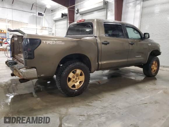 2008 Toyota Tundra z VIN 5TBDV54168S519218, wystawiony jako Copart lot #69140345 z przebiegiem 339 097 mil mil oraz Szkoda całkowita • Salvage title. Historia ofert i sprzedaży dostępna na DreamBid. Obrazek 3.