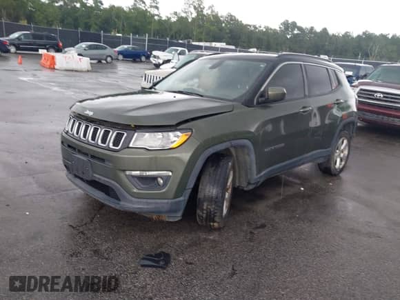 2018 Jeep Compass Latitude z VIN 3C4NJDBB2JT315024, wystawiony jako IAAI lot #42995546 z przebiegiem 111 279 mil mil oraz . Historia ofert i sprzedaży dostępna na DreamBid. Obrazek 17.