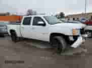 2010 GMC Sierra 1500 Denali z VIN 3GTRKXE20AG265339, wystawiony jako Copart lot #79364264 z przebiegiem 328 942 mil mil oraz Szkoda całkowita • Salvage title. Historia ofert i sprzedaży dostępna na DreamBid. Obrazek 4.