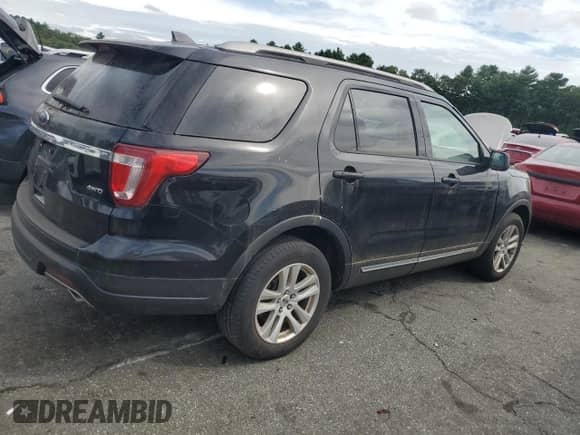 2018 Ford Explorer XLT с VIN 1FM5K8D80JGA50089, выставлен на аукционе Copart как лот 71913755 с пробегом 101 131 миль миль и Чистый • Clean title. История ставок и продаж доступна на DreamBid. Изображение 3.