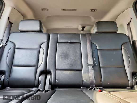 2019 Chevrolet Suburban LT с VIN 1GNSKHKC6KR335603, выставлен на аукционе Copart как лот 71271655 с пробегом 135 821 миль миль и Списание • Salvage title. История ставок и продаж доступна на DreamBid. Изображение 10.