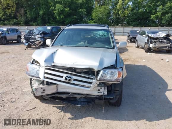 2004 Toyota Highlander with VIN JTEDP21A840024581, listed as a IAAI auction lot 42574896 with 152,207 mi miles and . Bid and sale history available at DreamBid. Image 6.