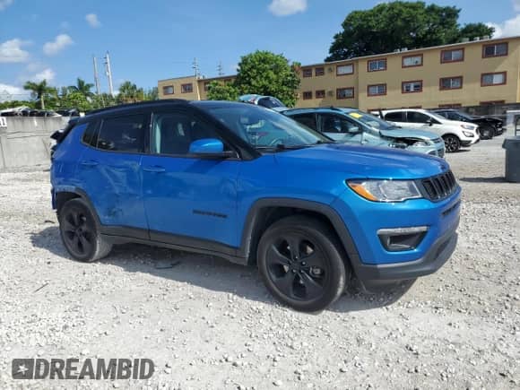2021 Jeep Compass Latitude z VIN 3C4NJCBBXMT560071, wystawiony jako Copart lot #61250225 z przebiegiem 34 516 mil mil oraz Szkoda całkowita • Salvage title. Historia ofert i sprzedaży dostępna na DreamBid. Obrazek 4.