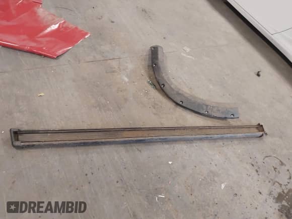 2013 Toyota Tundra with VIN 5TFDY5F10DX274318, listed as a IAAI auction lot 41729475 with 253,873 mi miles and . Bid and sale history available at DreamBid. Image 12.