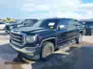 2017 GMC Sierra 1500 SLT z VIN 3GTU2NEC1HG180642, wystawiony jako IAAI lot #43290209 z przebiegiem 137 676 mil mil oraz . Historia ofert i sprzedaży dostępna na DreamBid. Obrazek 2.