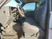 2006 GMC Sierra 1500 Work Truck z VIN 3GTEC14XX6G262056, wystawiony jako Copart lot #83385974 z przebiegiem 208 989 mil mil oraz Szkoda całkowita • Salvage title. Historia ofert i sprzedaży dostępna na DreamBid. Obrazek 7.