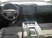 2017 Chevrolet Silverado 2500HD Work Truck z VIN 1GC1KUEYXHF183047, wystawiony jako Copart lot #45533395 z przebiegiem 70 990 mil mil oraz Szkoda całkowita • Salvage title. Historia ofert i sprzedaży dostępna na DreamBid. Obrazek 8.