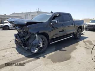 2022 Chevrolet Silverado 1500 High Country с VIN 1GCUDJED4NZ611692, выставлен на аукционе Copart как лот 59552515 с пробегом 16 963 миль миль и Списание • Salvage title. История ставок и продаж доступна на DreamBid. Изображение 1.