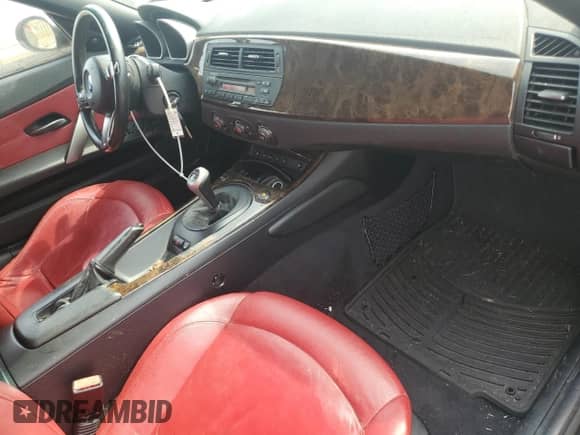 2007 BMW Z4 3.0i с VIN 4USBU33517LW60783, выставлен на аукционе Copart как лот 54129225 с пробегом 224 575 миль миль и Списание • Salvage title. История ставок и продаж доступна на DreamBid. Изображение 8.