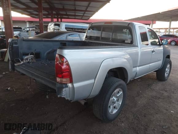 2006 Toyota Tacoma PreRunner с VIN 5TETU62N76Z145476, выставлен на аукционе IAAI как лот 43413034 с пробегом 220 496 миль миль и . История ставок и продаж доступна на DreamBid. Изображение 4.