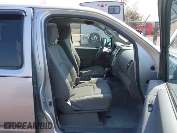 2016 Nissan Frontier SV z VIN 1N6AD0EV3GN755585, wystawiony jako IAAI lot #41769555 z przebiegiem 39 285 mil mil oraz . Historia ofert i sprzedaży dostępna na DreamBid. Obrazek 5.