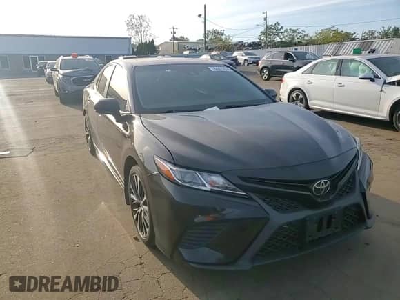2018 Toyota Camry SE z VIN 4T1B11HK3JU646558, wystawiony jako Copart lot #84472655 z przebiegiem 164 510 mil mil oraz Szkoda całkowita • Salvage title. Historia ofert i sprzedaży dostępna na DreamBid. Obrazek 13.
