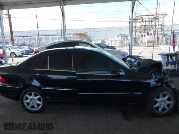 2004 Mercedes-Benz C 320 with VIN WDBRF64JX4F522423, listed as a IAAI auction lot 42287731 with Not provided miles and . Bid and sale history available at DreamBid. Image 12.