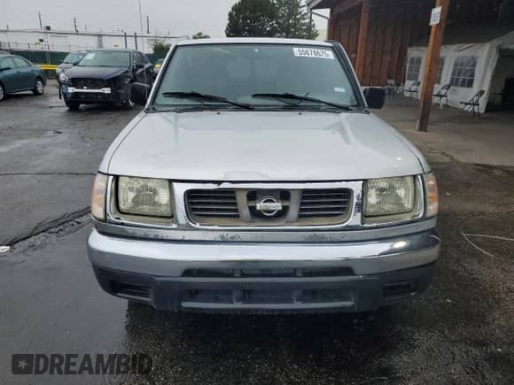 2000 Nissan Frontier XE with VIN 1N6DD21S4YC321371, listed as a Copart auction lot 55678675 with 99,775 mi miles and Salvage title. Bid and sale history available at DreamBid. Image 5.