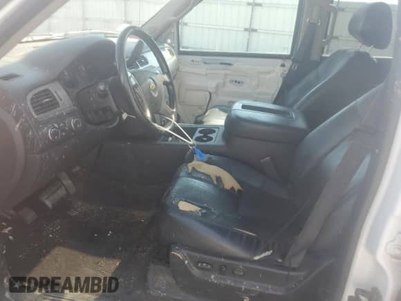 2014 Chevrolet Tahoe LT z VIN 1GNSKBE06ER214475, wystawiony jako Copart lot #62678035 z przebiegiem 206 796 mil mil oraz Szkoda całkowita • Salvage title. Historia ofert i sprzedaży dostępna na DreamBid. Obrazek 7.