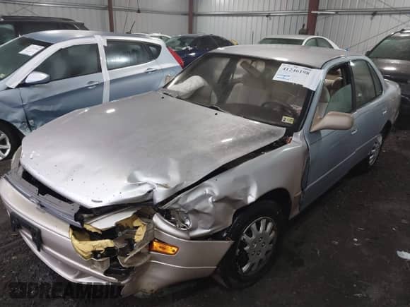 1994 Toyota Camry LE с VIN 4T1SK12E3RU863068, выставлен на аукционе IAAI как лот 41246198 с пробегом 109 786 миль миль и . История ставок и продаж доступна на DreamBid. Изображение 2.