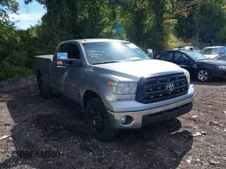 2010 Toyota Tundra с VIN 5TFCM5F13AX001022, выставлен на аукционе IAAI как лот 43256472 с пробегом 263 778 миль миль и . История ставок и продаж доступна на DreamBid. Изображение 1.