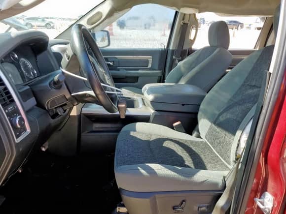 2019 Ram 1500 Warlock z VIN 1C6RR6LT9KS521559, wystawiony jako Copart lot #64606615 z przebiegiem 121 652 mil mil oraz Szkoda całkowita • Salvage title. Historia ofert i sprzedaży dostępna na DreamBid. Obrazek 7.