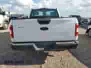 2018 Ford F-150 XL z VIN 1FTMF1CB9JFD61261, wystawiony jako Copart lot #84890555 z przebiegiem 140 741 mil mil oraz Czysty tytuł • Clean title. Historia ofert i sprzedaży dostępna na DreamBid. Obrazek 6.