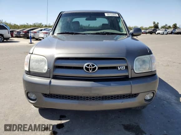 2006 Toyota Tundra Limited z VIN 5TBET38106S513582, wystawiony jako Copart lot #69153895 z przebiegiem 141 292 mil mil oraz Szkoda całkowita • Salvage title. Historia ofert i sprzedaży dostępna na DreamBid. Obrazek 5.
