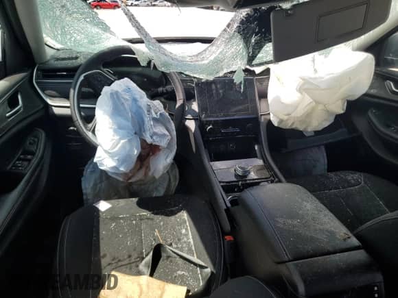 2023 Jeep Grand Cherokee Laredo with VIN 1C4RJJAG7P8874573, listed as a Copart auction lot 68704405 with 44,273 mi miles and Salvage title. Bid and sale history available at DreamBid. Image 8.