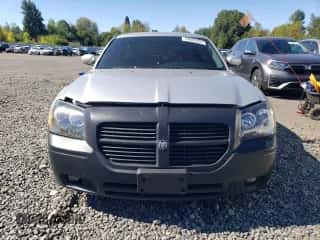 2006 Dodge Magnum R/T z VIN 2D4GV57296H252437, wystawiony jako Copart lot #70065884 z przebiegiem 243 487 mil mil oraz Szkoda całkowita • Salvage title. Historia ofert i sprzedaży dostępna na DreamBid. Obrazek 5.