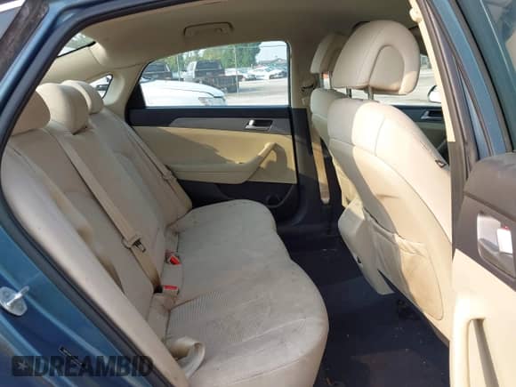 2017 Hyundai Sonata SE с VIN 5NPE24AF1HH472734, выставлен на аукционе IAAI как лот 43163101 с пробегом 126 948 миль миль и . История ставок и продаж доступна на DreamBid. Изображение 8.