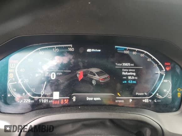 2021 BMW 3 Series 330e xDrive z VIN 3MW5P9J07M8B90988, wystawiony jako Copart lot #50895005 z przebiegiem 35 825 mil mil oraz Szkoda całkowita • Salvage title. Historia ofert i sprzedaży dostępna na DreamBid. Obrazek 9.