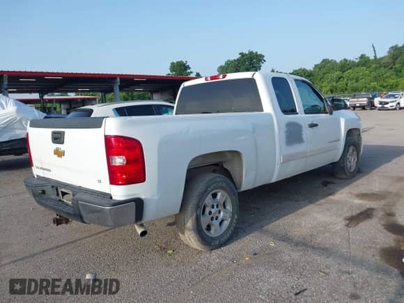 2007 Chevrolet Silverado 1500 1LT z VIN 1GCEC19J87Z522900, wystawiony jako IAAI lot #42629468 z przebiegiem 218 946 mil mil oraz . Historia ofert i sprzedaży dostępna na DreamBid. Obrazek 4.
