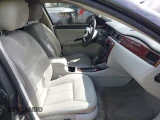 2010 Chevrolet Impala LT с VIN 2G1WB5EK3A1136150, выставлен на аукционе IAAI как лот 43081215 с пробегом 210 826 миль миль и . История ставок и продаж доступна на DreamBid. Изображение 5.